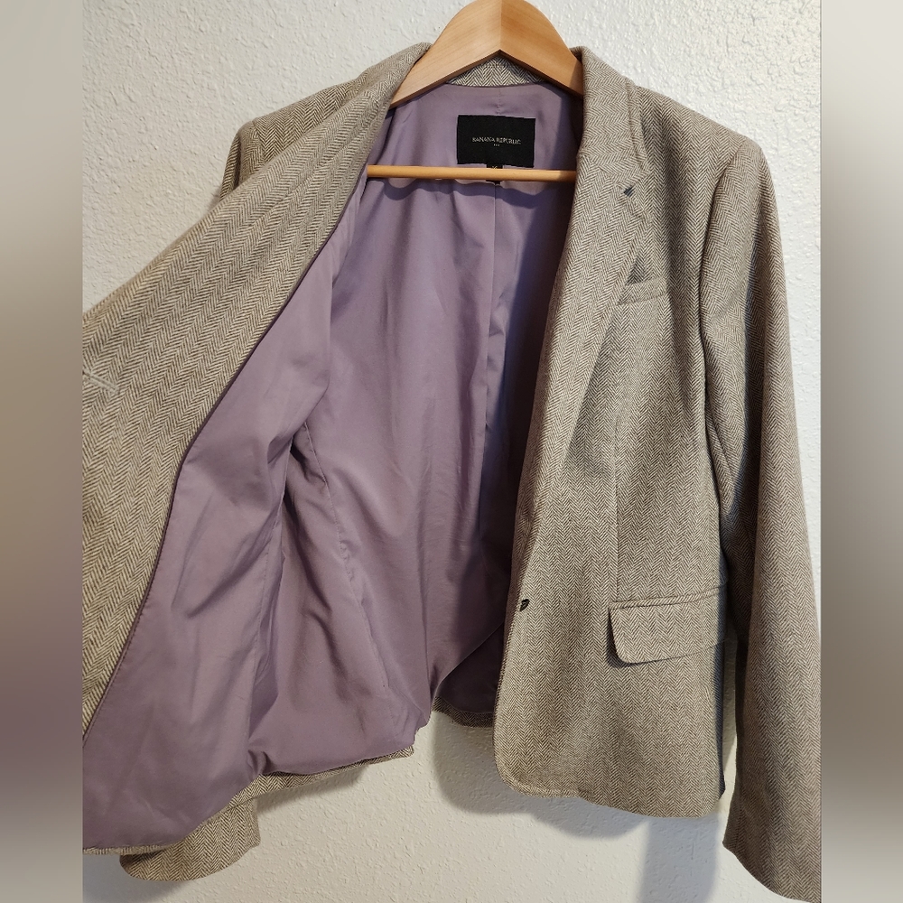 Banana Republic Tan Blazer with Purple Lining
